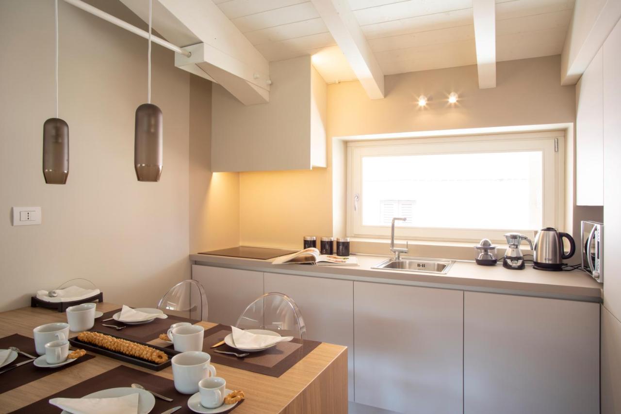 Time To Be - Luxury Apartments Centro Storico Пескиера дел Гарда Екстериор снимка