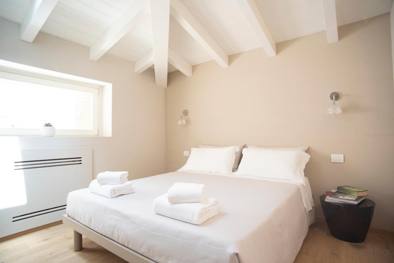 Time To Be - Luxury Apartments Centro Storico Пескиера дел Гарда Екстериор снимка
