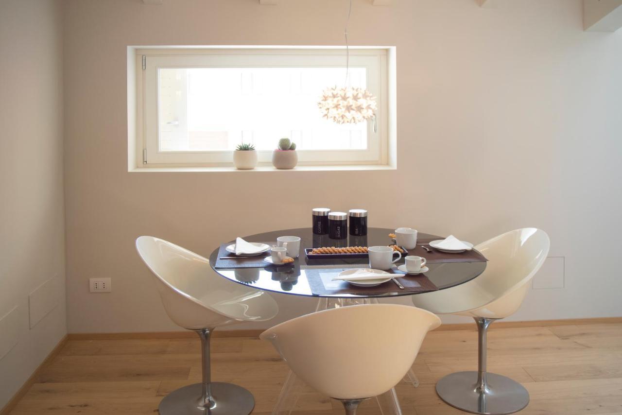 Time To Be - Luxury Apartments Centro Storico Пескиера дел Гарда Екстериор снимка