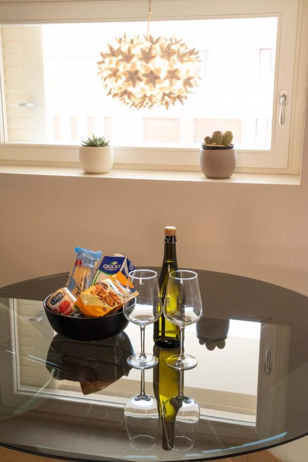 Time To Be - Luxury Apartments Centro Storico Пескиера дел Гарда Екстериор снимка