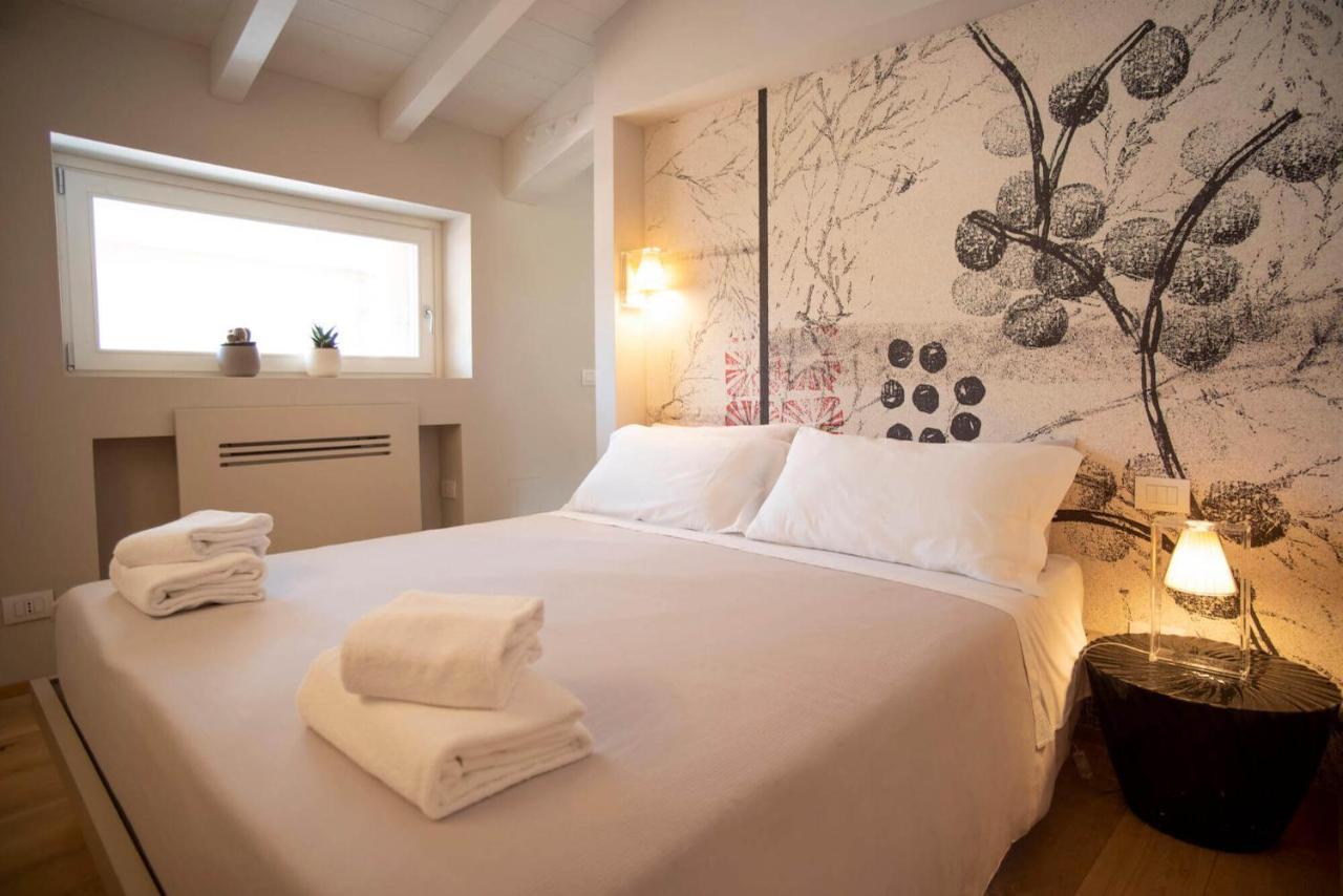 Time To Be - Luxury Apartments Centro Storico Пескиера дел Гарда Екстериор снимка