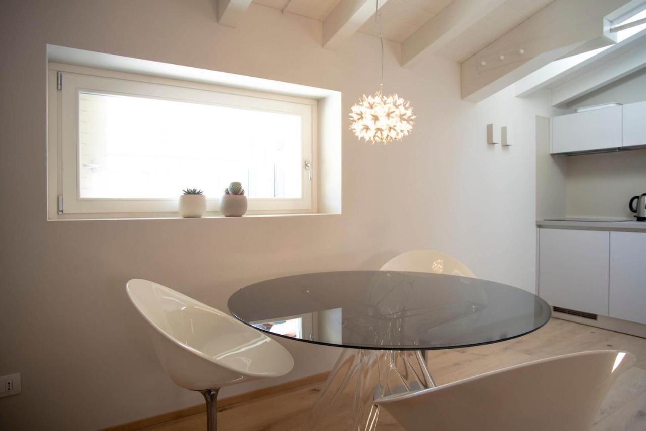 Time To Be - Luxury Apartments Centro Storico Пескиера дел Гарда Екстериор снимка