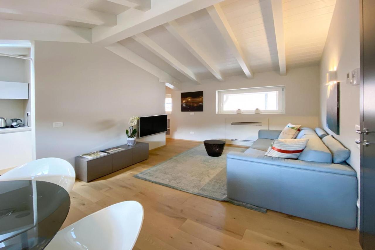 Time To Be - Luxury Apartments Centro Storico Пескиера дел Гарда Екстериор снимка